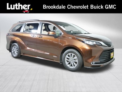 Used 2021 Toyota Sienna XLE