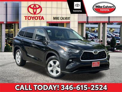 Used 2024 Toyota Highlander LE