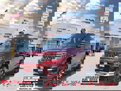 New 2023 Jeep Grand Cherokee Summit