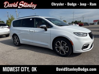 New 2025 Chrysler Pacifica Pinnacle