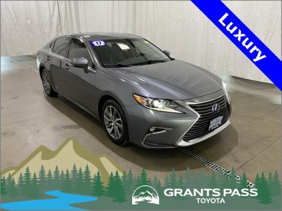 Used 2017 Lexus ES 300h w/ Luxury Package