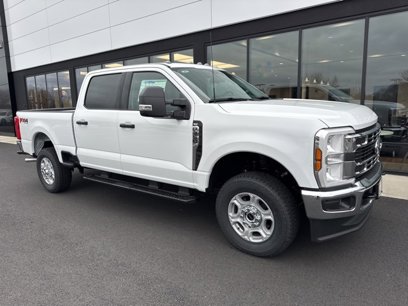 New 2025 Ford F350 XLT w/ FX4 Off-Road Package