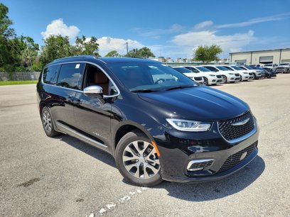 New 2025 Chrysler Pacifica Pinnacle