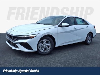 New 2025 Hyundai Elantra SE