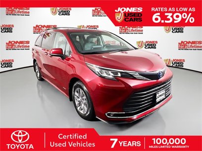 Certified 2021 Toyota Sienna XLE