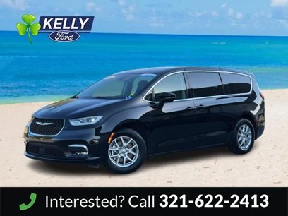 Used 2024 Chrysler Pacifica Touring-L