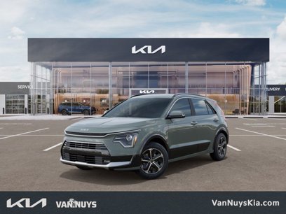 New 2025 Kia Niro SX
