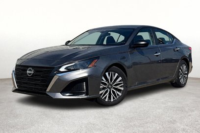 Used 2025 Nissan Altima 2.5 SV