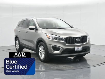 Used 2017 Kia Sorento LX w/ LX Convenience Package