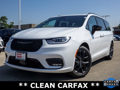 Used 2025 Chrysler Pacifica Limited