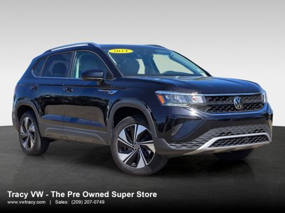 Used 2024 Volkswagen Taos SE w/ Panoramic Sunroof Package