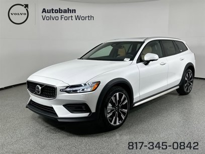 New 2025 Volvo V60 B5 Cross Country Ultra w/ Protection Package Premier