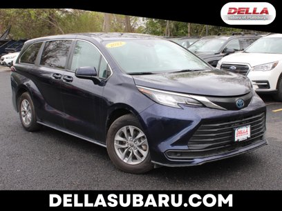 Used 2022 Toyota Sienna LE