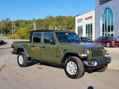 New 2023 Jeep Gladiator Sport