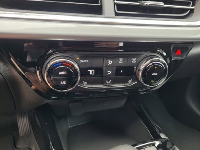 New 2025 Chevrolet Trax LT w/ LT Convenience Package