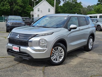 New 2025 Mitsubishi Outlander ES