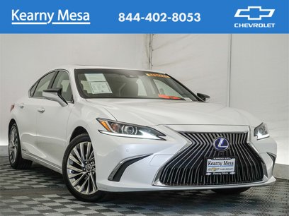 Used 2019 Lexus ES 300h w/ Luxury Package
