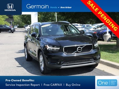 Used 2022 Volvo XC40 T5 Momentum