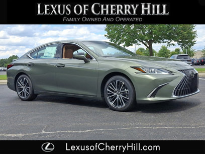 New 2025 Lexus ES 300h w/ Premium Package