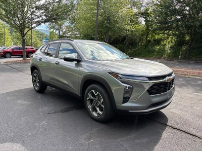 New 2025 Chevrolet Trax LT w/ Driver Confidence Package