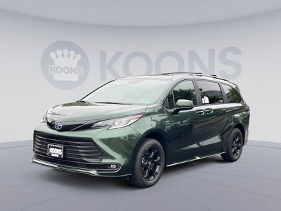 New 2025 Toyota Sienna XLE Woodland Edition