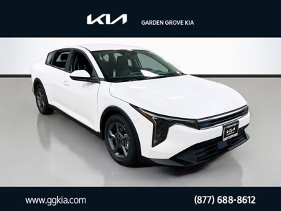 New 2025 Kia K4 LXS