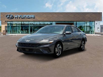 New 2024 Hyundai Elantra SEL w/ Convenience Package