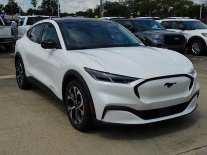 New 2025 Ford Mustang Mach-E Select w/ Comfort Package Lite