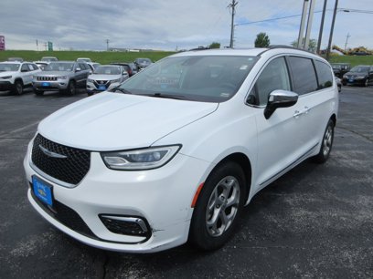 Used 2023 Chrysler Pacifica Limited