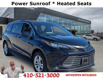 Used 2022 Toyota Sienna XLE Woodland Edition