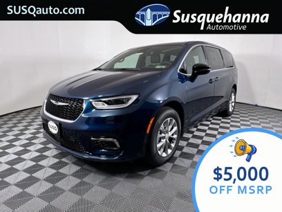 New 2025 Chrysler Pacifica Select