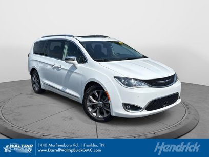 Used 2020 Chrysler Pacifica Limited w/ Tire & Wheel Group