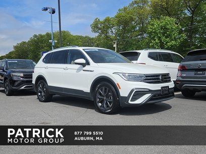 Used 2022 Volkswagen Tiguan SE w/ Panoramic Sunroof Package