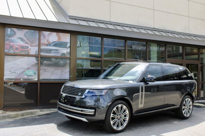 New 2025 Land Rover Range Rover Long Wheelbase SE