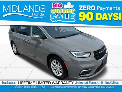 Used 2022 Chrysler Pacifica Touring-L w/ Uconnect Theater Family Group