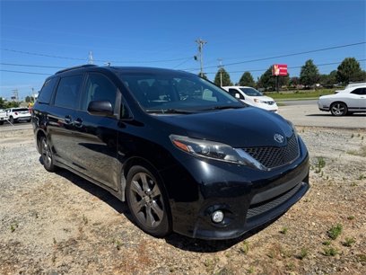 Used 2015 Toyota Sienna SE