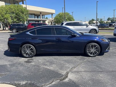 New 2025 Lexus ES 300h w/ Premium Package