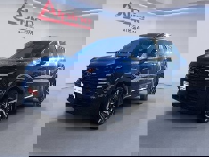 New 2025 Nissan Kicks SV w/ Illumination Package