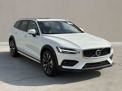 New 2026 Volvo V60 B5 Cross Country Ultra w/ Climate Package