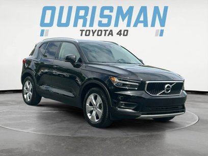 Used 2022 Volvo XC40 T5 Momentum