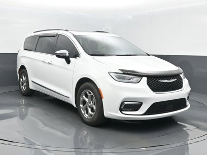 Used 2023 Chrysler Pacifica Limited