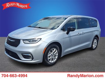 Used 2024 Chrysler Pacifica Touring-L