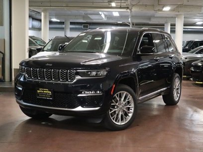 New 2023 Jeep Grand Cherokee Summit w/ Rear Seat Video Group I