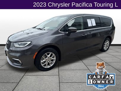 Used 2023 Chrysler Pacifica Touring-L
