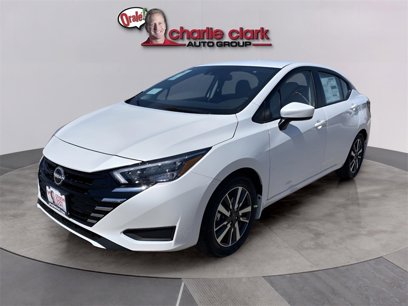 New 2025 Nissan Versa SV w/ Trunk Package