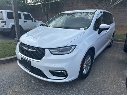 Used 2023 Chrysler Pacifica Touring-L