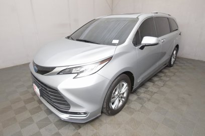 Certified 2021 Toyota Sienna Limited
