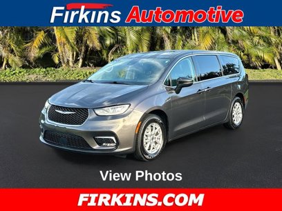 Used 2023 Chrysler Pacifica Touring-L