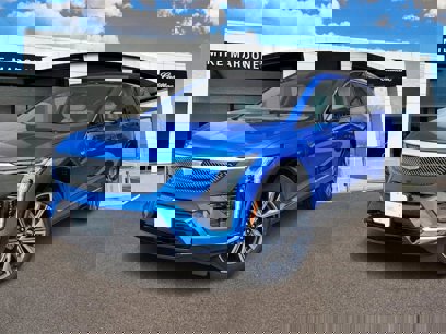 New 2025 Cadillac Optiq Luxury 2