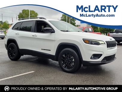 Used 2023 Jeep Cherokee Altitude Lux
